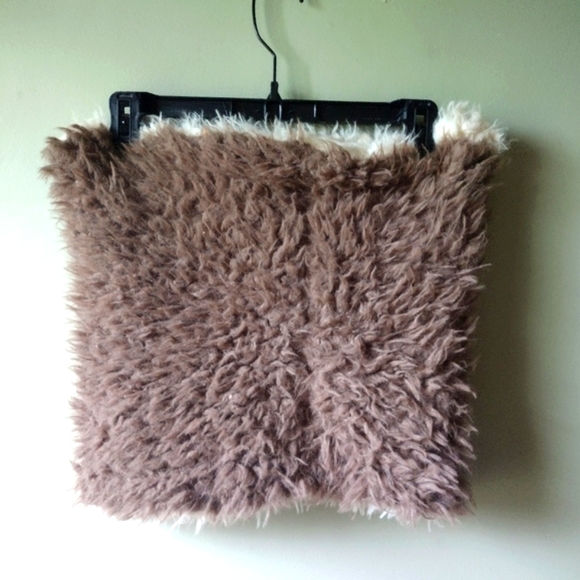 LIKE NEW Steve Madden Cowl Infinity Neck Scarf - Picture 2 of 3